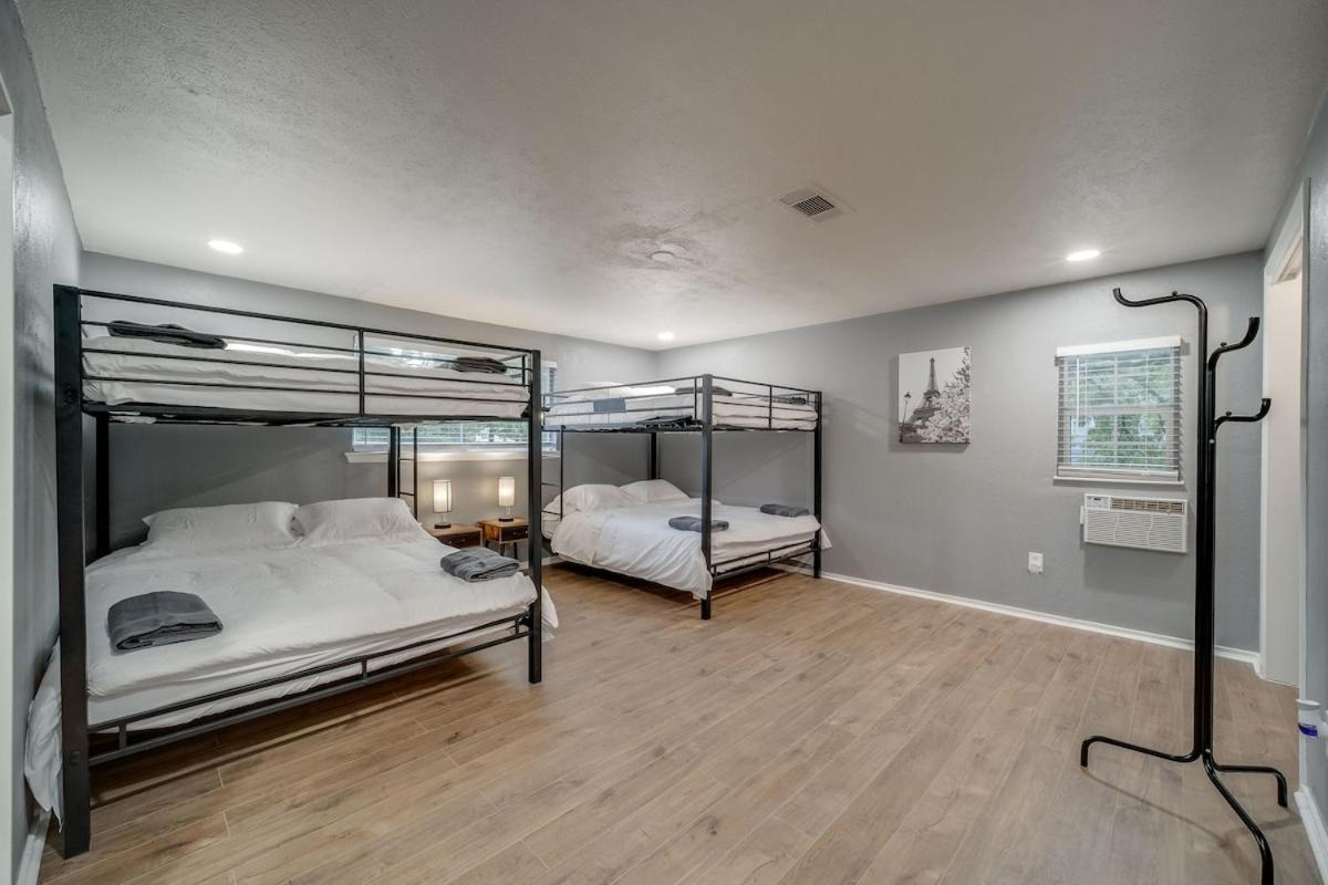 Stunning 5Br 2Ba Holiday Home With Private Pool And Cinema Dallas Exterior photo
